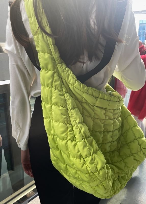 画像5: 22 Quilted wrinkled large capacity tote shoulder bag キルティング絞りアンダーアームキャリングバッグ オーバーサイズショルダートートバッグ リサイクルポリエステル ショッピング エコバック  (5)