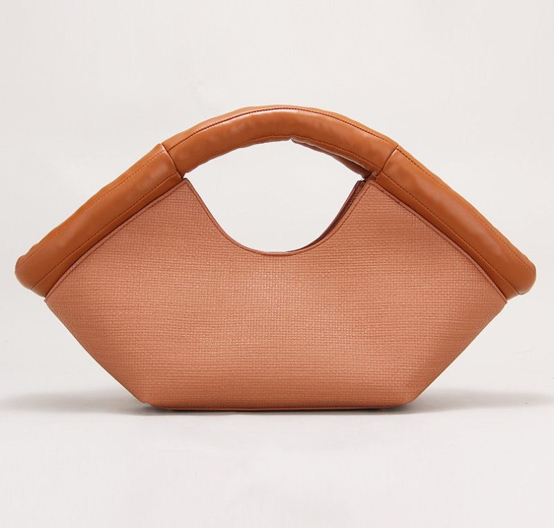 画像2: Cotton-filled soft fan-shaped braided  tote clutch  Bag コットン入りハンドル扇型ファンシェイプトートクラッチバッグ (2)