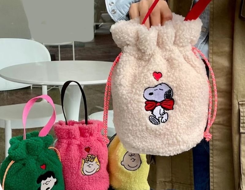 画像5: snoopy fur bag tote  Bag　スヌーピーファーモコモコトートバッグ (5)
