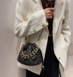 画像4: Quilted Drawstring Chain Tote Shoulder Bag　キルティング巾着レザーチェーン トートショルダーバッグ (4)