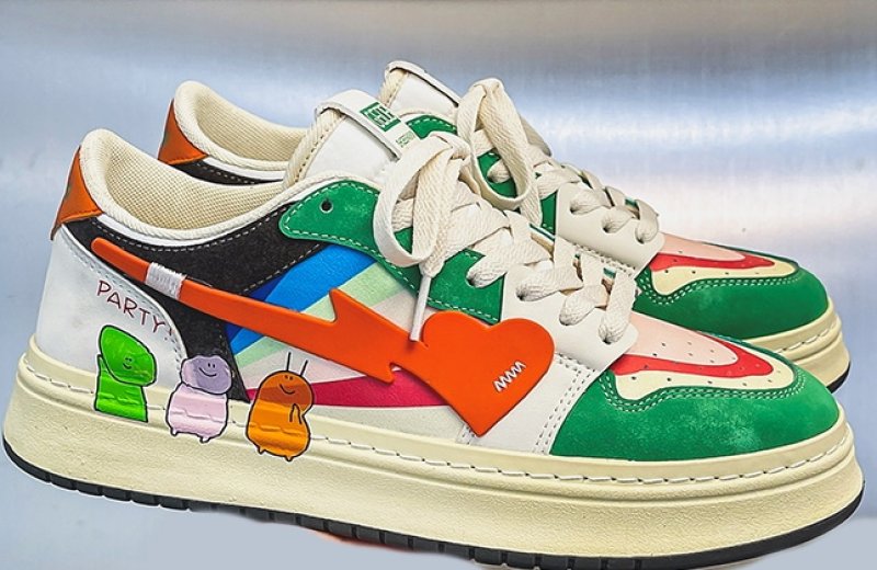 画像5:  Pop Character & Heart Leather  LACE-UP SNEAKERS shoes  ユニセックス男女兼用ポップキャラ&ハートレザースニーカーレザーレースアップスニーカー カジュアル シューズ (5)