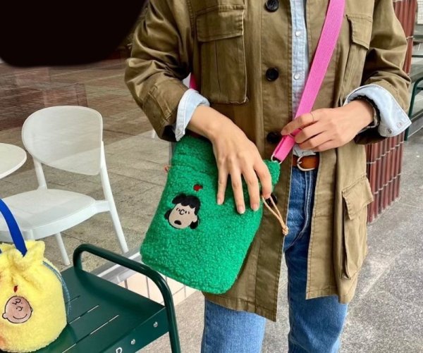 画像7: snoopy fur bag tote  Bag　スヌーピーファーモコモコトートバッグ (7)