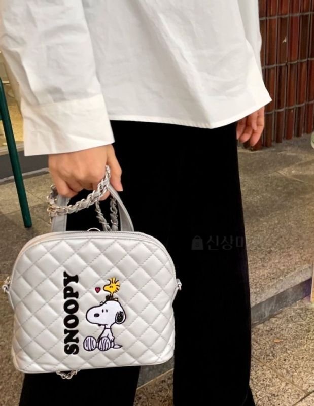 画像8: snoopy family quilted tote shoulder bag Messenger bag  ユニセックス スヌーピーファミリー キルティング トートショルダーバック ママバッグ (8)