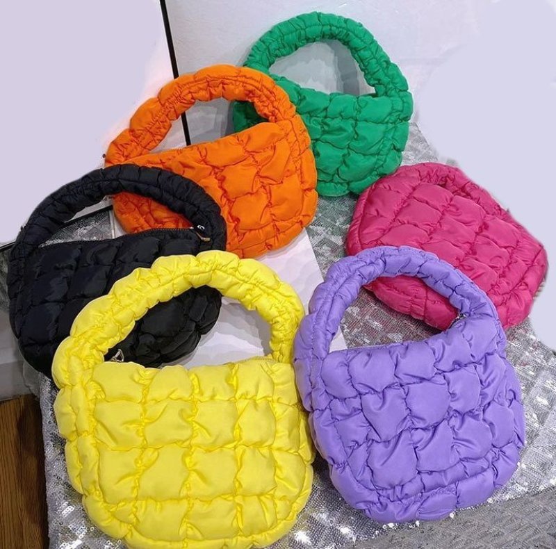 画像8: Quilted diaphragm down mini underarm bag tote shoulder bag キルティング絞りダウンミニ アンダーアームバッグ トートショルダーバッグ (8)