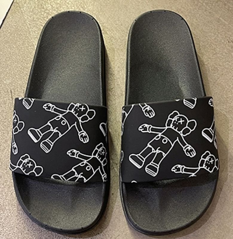 画像7: kaws  print sandals and slippers flip flops    男女兼用ユニセックスカウズプリントフリップフロップサンダルシャワーサンダル ビーチサンダル (7)