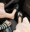 画像8: quilted leather thong sandals slippers 　キルティングレザーゴールドチャーム付きトングサンダル スリッパフリップフロップビーチサンダル (8)