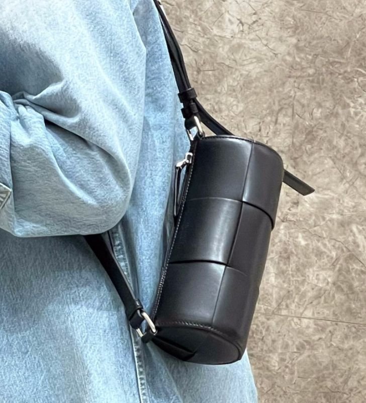 画像4: Mesh braided leather one-shoulder diagonal bag tote  bag 編み込みメッシュレザーワンショルダーポシェットッグ トート  (4)