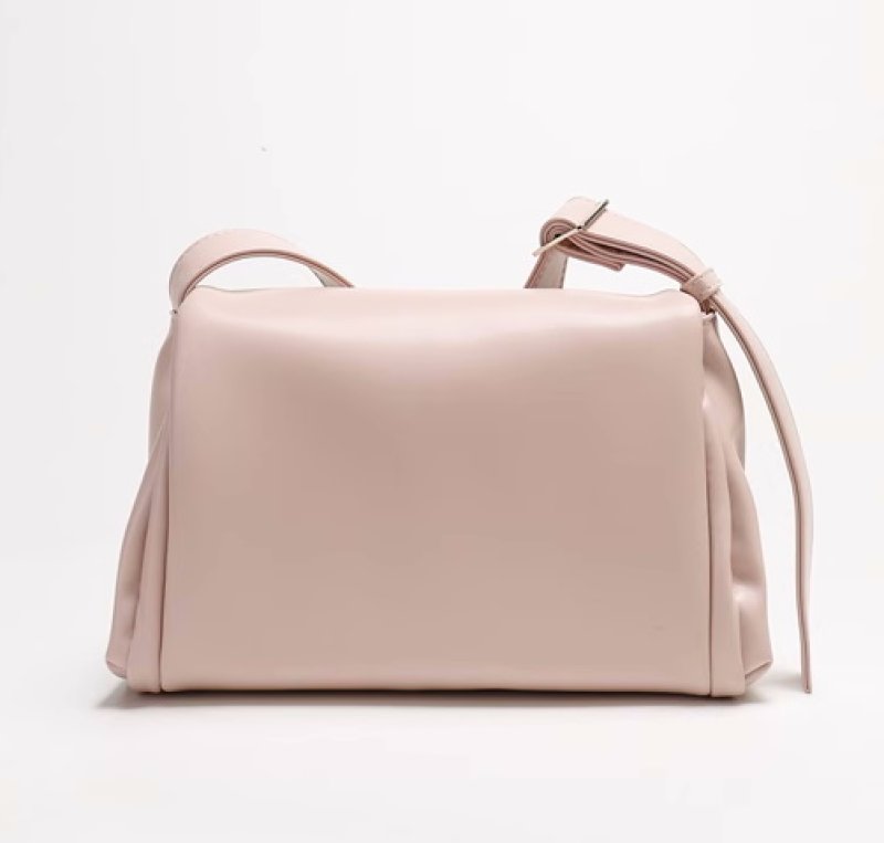 画像4: small square soft leather UNDERARM SHOULDER TOTE BAG ユニセックス男女兼用スモールスクエアソフトレザー アンダーアームショルダートートバッグ (4)