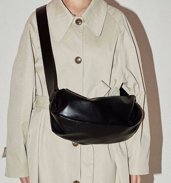 画像1: Square leather shoulder tote body bag 　ユニセックス男女兼用スクエアレザーショルダートートボディーバッグ (1)