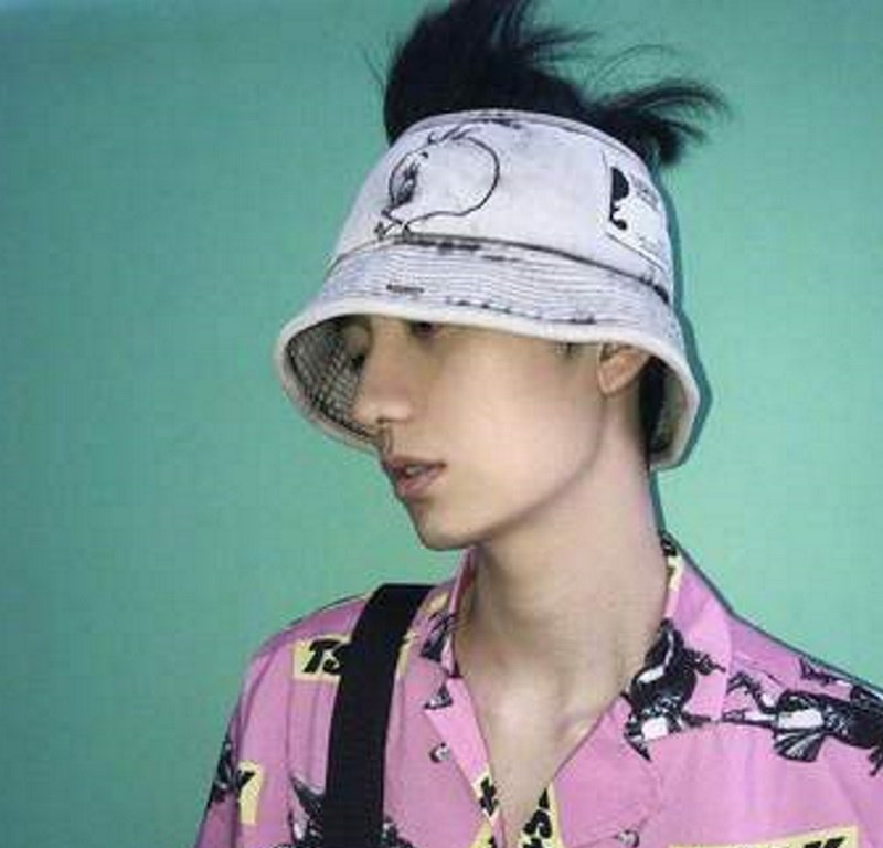 画像2: bugs bunny Washed Black Denim Bucket Hat fisherman hat cap ユニセックス男女兼用 バッグスバニー ウォッシュブラックデニムバケットハット フィッシャーマンハットキャップ 帽子 野球帽 ベースボールキャップ 帽子 (2)