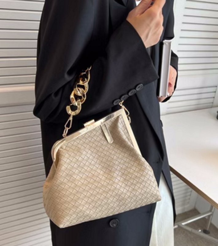 画像10: mesh leather deformation chain handle tote shoulder bag　メッシュレザー変形チェーンハンドル トートショルダーバッグ (10)