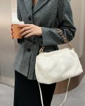 画像7: fur tote one shoulder underarm bag shoulder tote bag　 ファーアンダーアームチェーンハンドルトートショルダーショッピングバッグ (7)