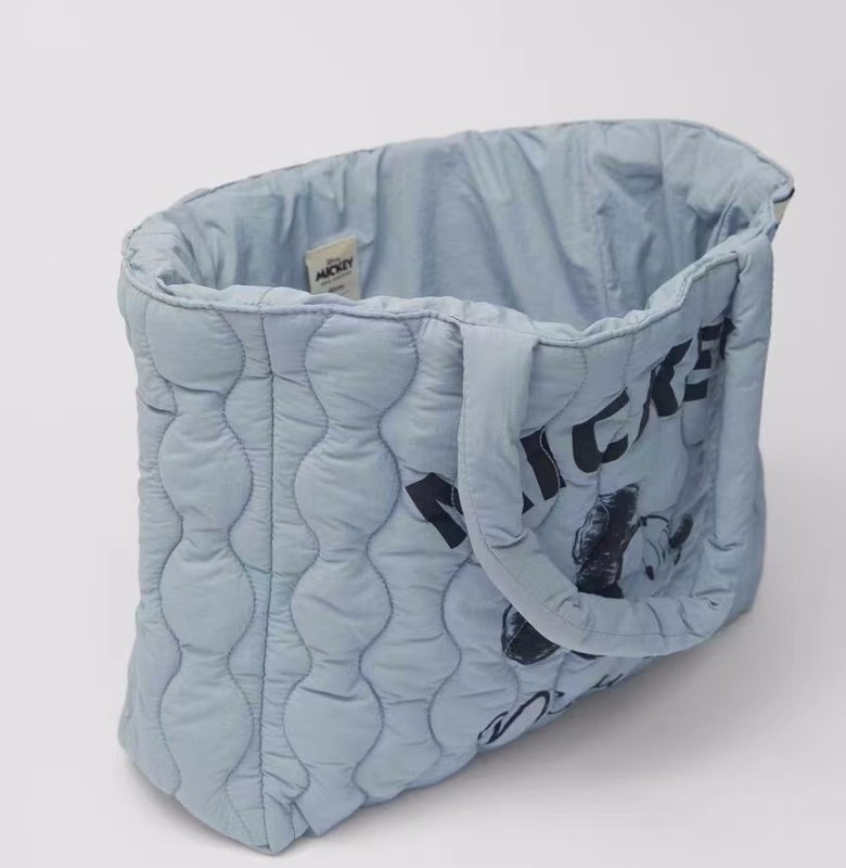 画像2: Mickey Mouse denim quilted tote shoulder bag ミッキーマウスデニムキルティングトートショルダーバッグ (2)
