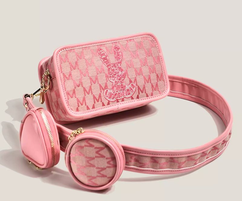 画像9: Love Rabbit Embroidered Monogram shoulder pochette bag 男女兼用ラブラビット刺繍モノグラムコバック付き ショルダーポシェットバッグ斜め掛けバッグ (9)