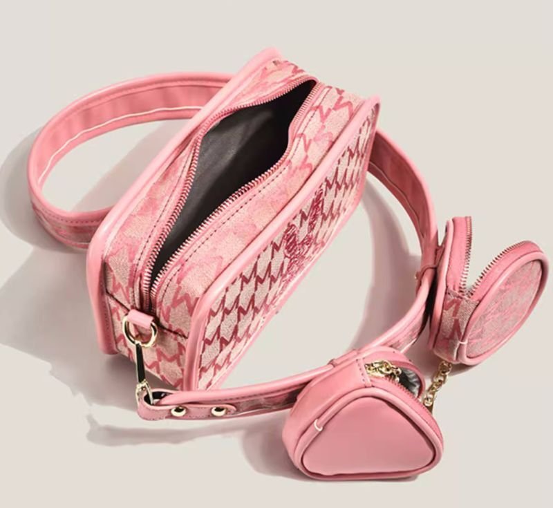 画像7: Love Rabbit Embroidered Monogram shoulder pochette bag 男女兼用ラブラビット刺繍モノグラムコバック付き ショルダーポシェットバッグ斜め掛けバッグ (7)