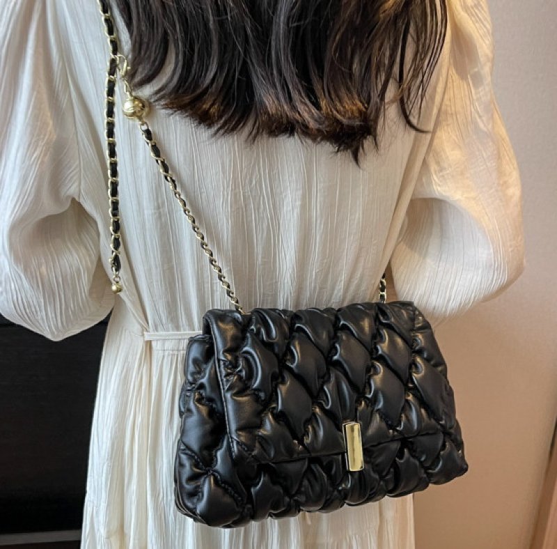 画像6: QUILTED LEATHER DOWN CHAIN TOTE SHOULDER BAG 男女兼用 キルティングレザーダウンチェーントートショルダー斜め掛けバッグ (6)