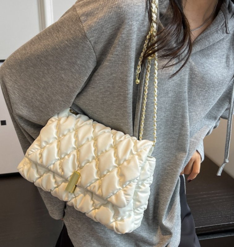 画像7: QUILTED LEATHER DOWN CHAIN TOTE SHOULDER BAG 男女兼用 キルティングレザーダウンチェーントートショルダー斜め掛けバッグ (7)