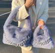 画像14: FUR CHAIN HANDLE SQUARE TOTE underarm bag 　ファーモコモコチェーンハンドルスクエアアンダーアーム トート ショルダーバッグ (14)