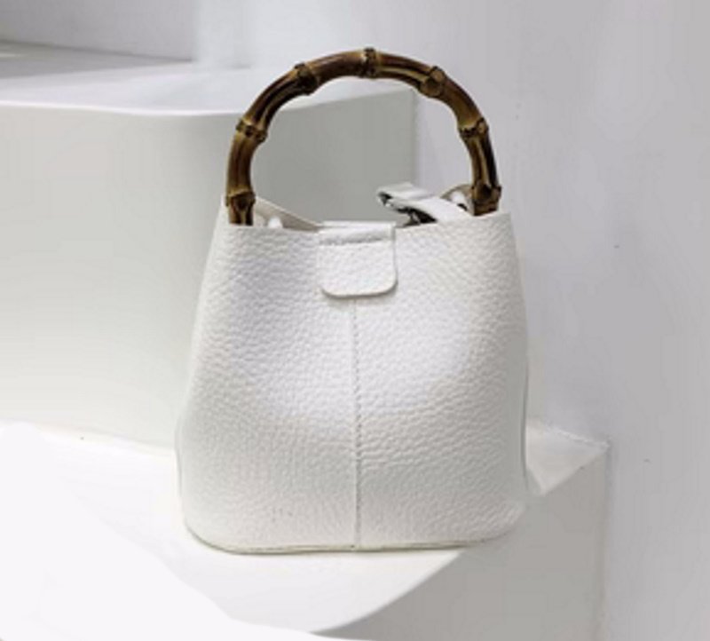 画像3:  Bamboo Handle Bucket Leather Tote Shoulder Handbag  バンブーハンドルバケットレザートートショルダーバッグ (3)
