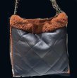 画像9: Plush Chain Suede Shopping Bag Garbage Bag  tote Shoulder bag Handbag 　キルティングレザーフチファーショルダートートバッグアンダーアームバッグ (9)