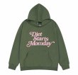 画像2: diet starts momday print Hooded Sweatshirt 　ユニセックス男女兼用diet starts momdayペイントプリントフーディパーカー (2)