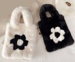 画像13: flower fur tote bag  Shopping Bag Handbag 　フラワーファーモコモコトートバッグアンダーアームバッグ (13)