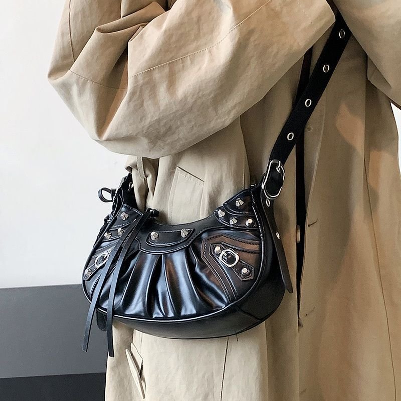 画像8: SALE セール crossbody shoulder under arm motorcycle dumpling bag Handbag 　クロスボディショルダーアンダーアームモーターサイクルダンプリングバッグ (8)