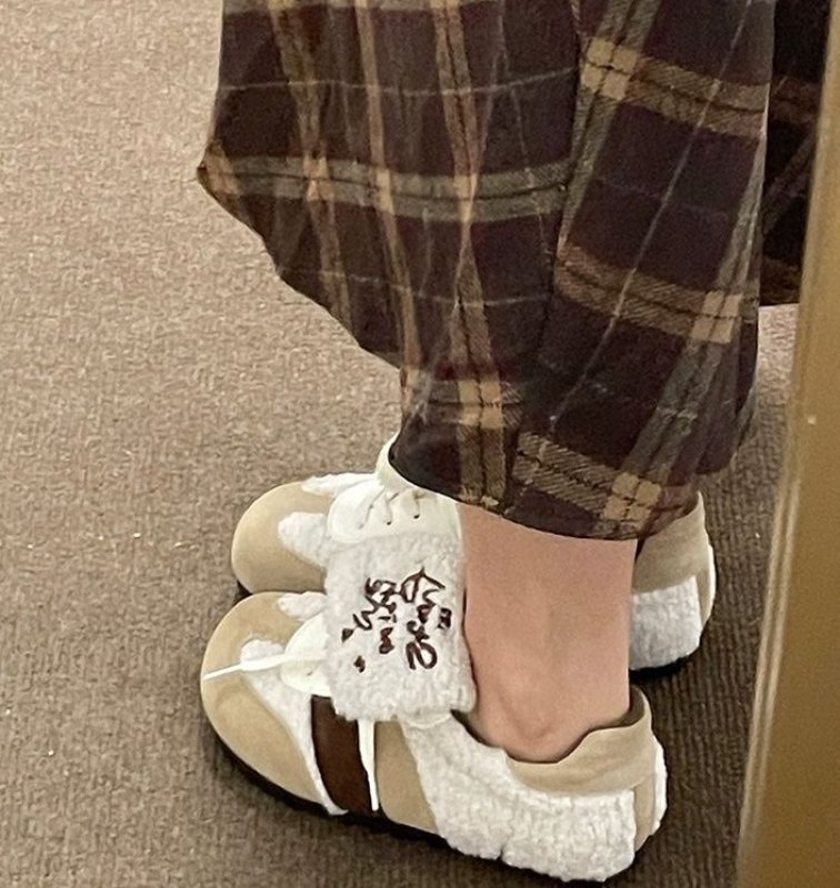 画像8:  Women's plush puff  Lace-up Sneakers  パフシューズモコモコファーレースアップスニーカーシューズ (8)