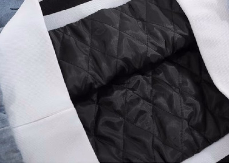 画像4: Women's Sylvester embroidery Washed and Aged Hooded Quilted Denim Pullover Jacket ルーニー・テューンズシルベスター刺繍フード付きキルティングデニムプルオーバージャケット (4)