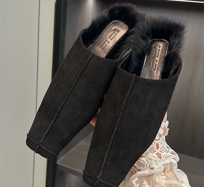 画像3: furry square toe deep mouth suede fur warm sandals 　スクエアトゥスエードフラットファーサンダル　スリッパ (3)