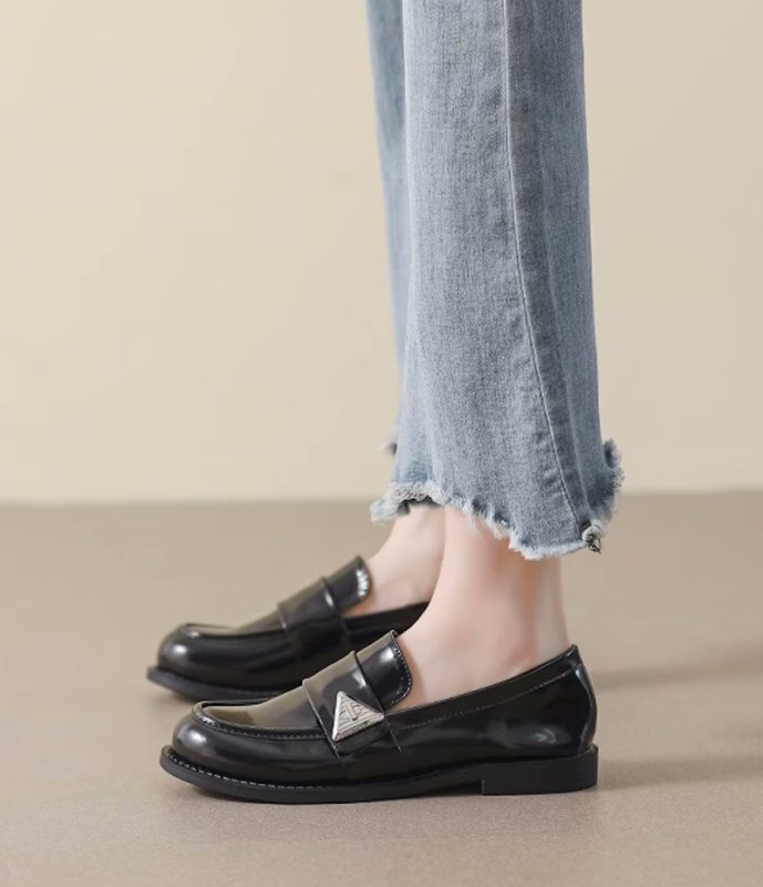 画像4: Women’s British style small leather Loafers 男女兼用ユニセックスレザープレートローファーパンプス  (4)