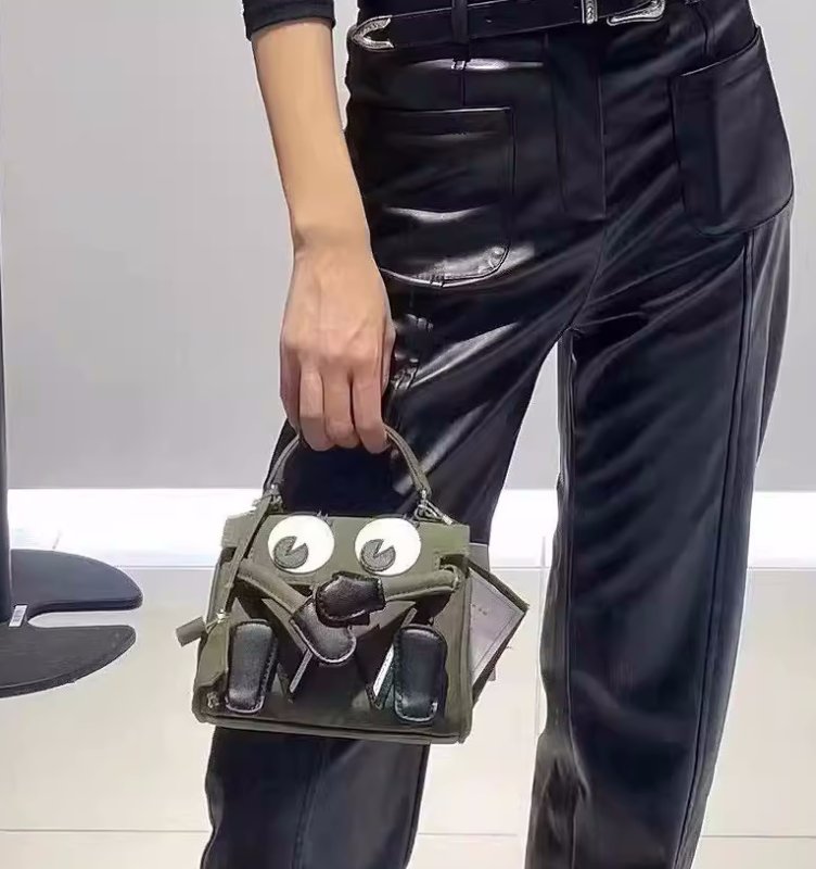 画像3: Woman’s Little Monster Doll Tote Bag Crossbody Bag shoulder bag doll bag リトルモンスター トートショルダークロスボディーバッグ (3)