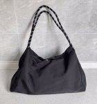 画像4: Woman’s smiley face commuter Rhinestone bagtote shoulder bag  ラインストーンスマイルトートショルダーバッグ (4)