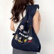 画像4: Snoopy canvas embroidered hand-held shoulder tote bag　男女兼用 スヌーピーキャンバスデニム刺繍ショルダートートバッグ　通学　通勤 (4)