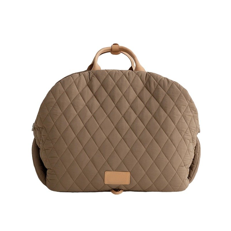 画像8: Celebrity Luxury Quilting Design Pet Dog Carrier Bag Bed 犬猫動物など  キャリーバッグ　ベッド　ドッグ ペットキャリー 犬用　猫用　移動用　お出掛け　お散歩 (8)