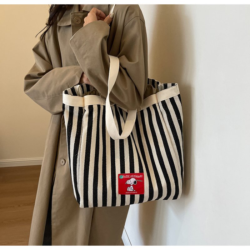 画像7: Unisex  striped canvas large capacity Snoopy tote bag  shoulder  shopping handbag　ユニセックス　男女兼用キャンバスストライプ ボーダー スヌーピートートショルダースバッグ (7)
