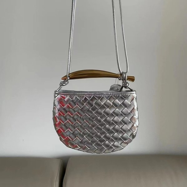 画像3: Woman’s Leather Metal Handel Braided mesh tote clutch intrecciato bag  本革 イントレチャート 編み込みメッシュトートクラッチフレンチバッグ レディース ブラック Mini Sardine レザークロスボディバッグ (3)