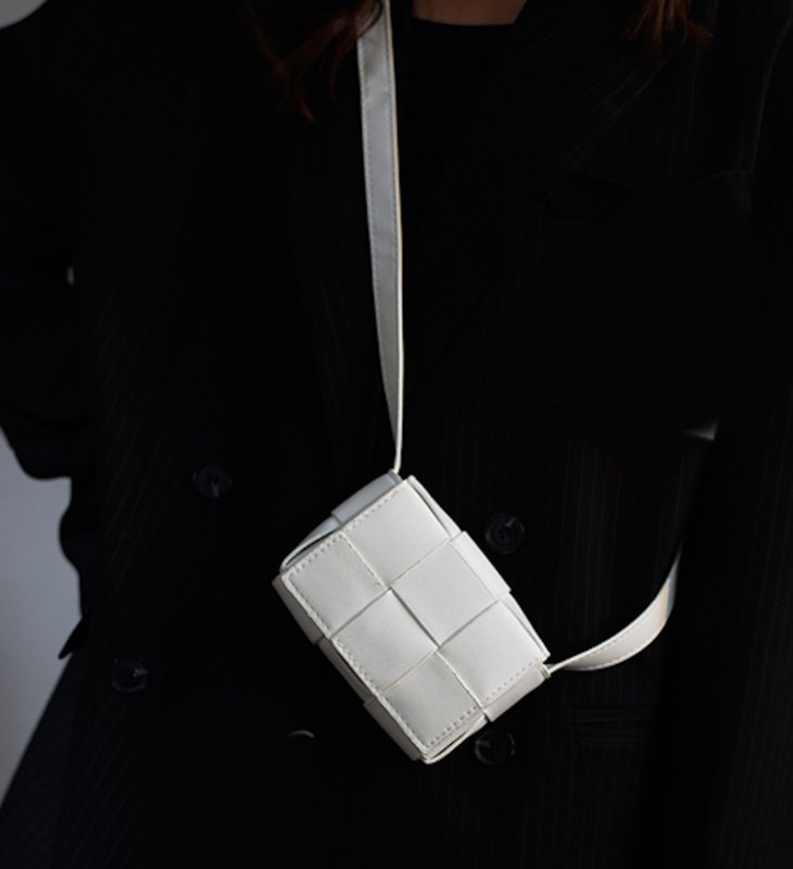 画像2: Unisex Mesh Woven Leather Mini Crossbody Bag  ユニセックス 男女兼用 メッシュ編み込みレザーミニクロスボディーバッグ (2)
