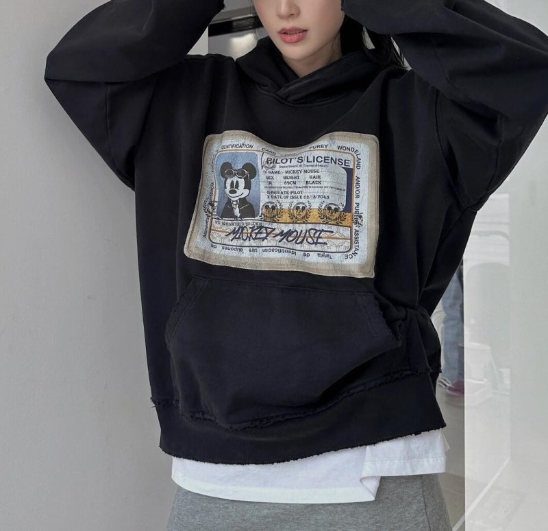 画像4:  Unisex Licensed Mickey Mouse print vintage hoodie Sweatshirt  ユニセックス男女兼用ライセンスミッキーマウスプリントビンテージフーディスウェット (4)
