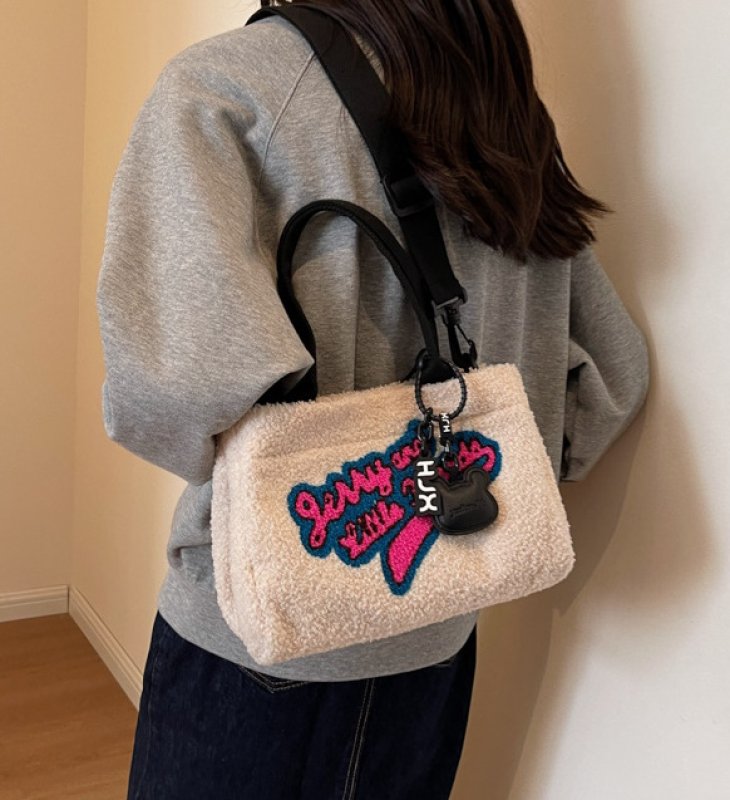 画像8: Letter contrast color fur tote shoulder crossbody bag レターコントラストカラーファートートショルダークロスボディーバッグ (8)