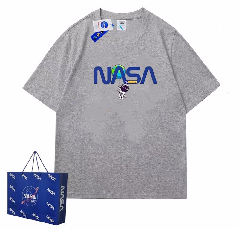 画像2: unisex NASA x Space x Astronaut print Short Sleeve T-Shirt 　ナサNASA×宇宙×宇宙飛行士プリントラウンドネック Tシャツ ユニセックス 男女兼用 (2)