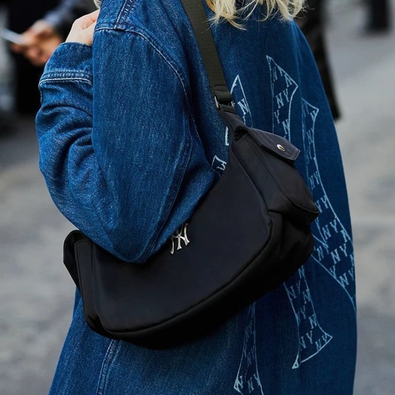 画像3: MLB Korea MLB Nylon Cargo Bag ny yankees ナイロンカーゴ バッグニューヨークヤンキース バッグ ショルダー トートバッグ y2k ニューヨークヤンキース   (3)