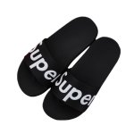 画像1: Unisex Black SUP Logo Flat Sandals  slippers  ユニセックス 男女兼用 SUPロゴ フリップ フロップサンダル シャワーサンダル ビーチサンダル　 (1)