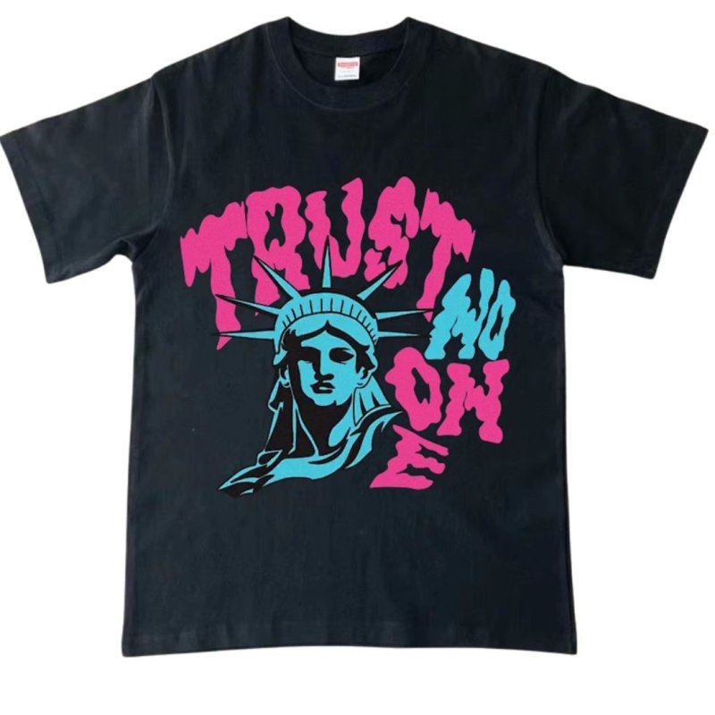 画像1: unisex TRUST NO ONE Statue of Liberty Print Short Sleeve T-Shirt  　TRUST NO ONE 自由の女神プリント半袖ラウンドネック Tシャツ ユニセックス 男女兼用 (1)
