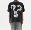 画像4: unisex American Cartoon Question Mark & ​​Mickey Mouse Destruction Print  T-Shirt  ヴィンテージスタイクエスチョンマーク＆ミッキーマウスデストラクションプリント アメリカンコミックプリント半袖ラウンドネック Tシャツ ユニセックス 男女兼用 (4)