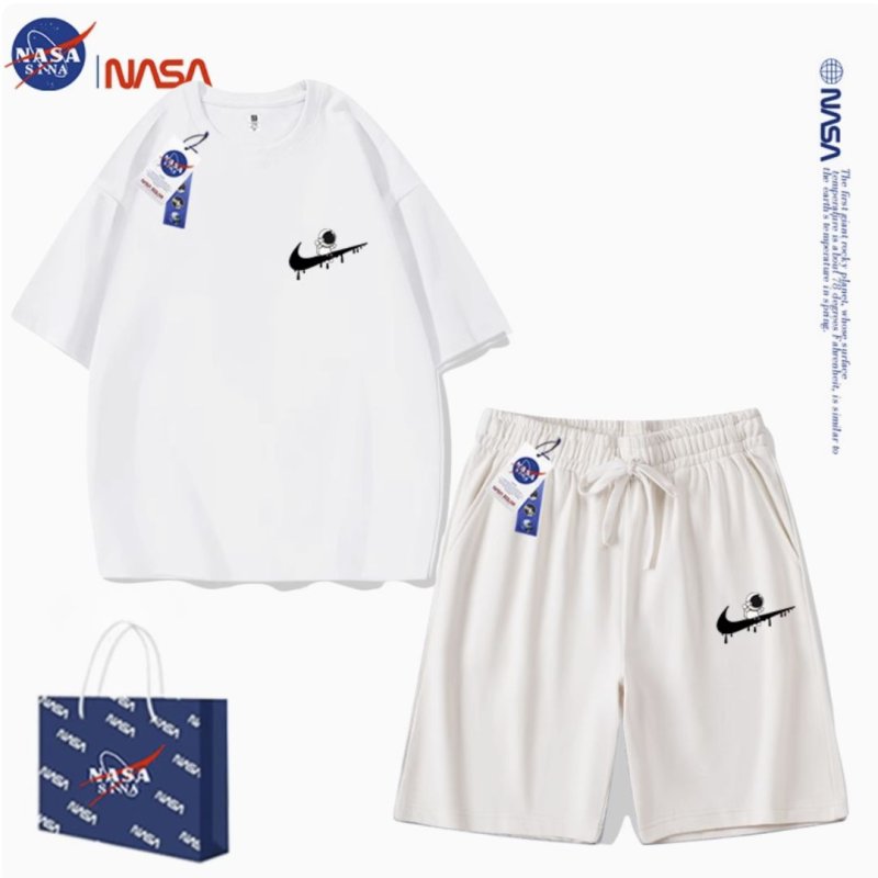 画像4: NASA x Astronaut x Raindrop swoosh Print Short-sleeved T-shirt and Sweat Short Pants Set up ユニセックス 男女兼用 NASA ナサ × 宇宙飛行士 × 雨だれスウォッシュプリント 半袖Tシャツ ショートパンツ セットアップ (4)