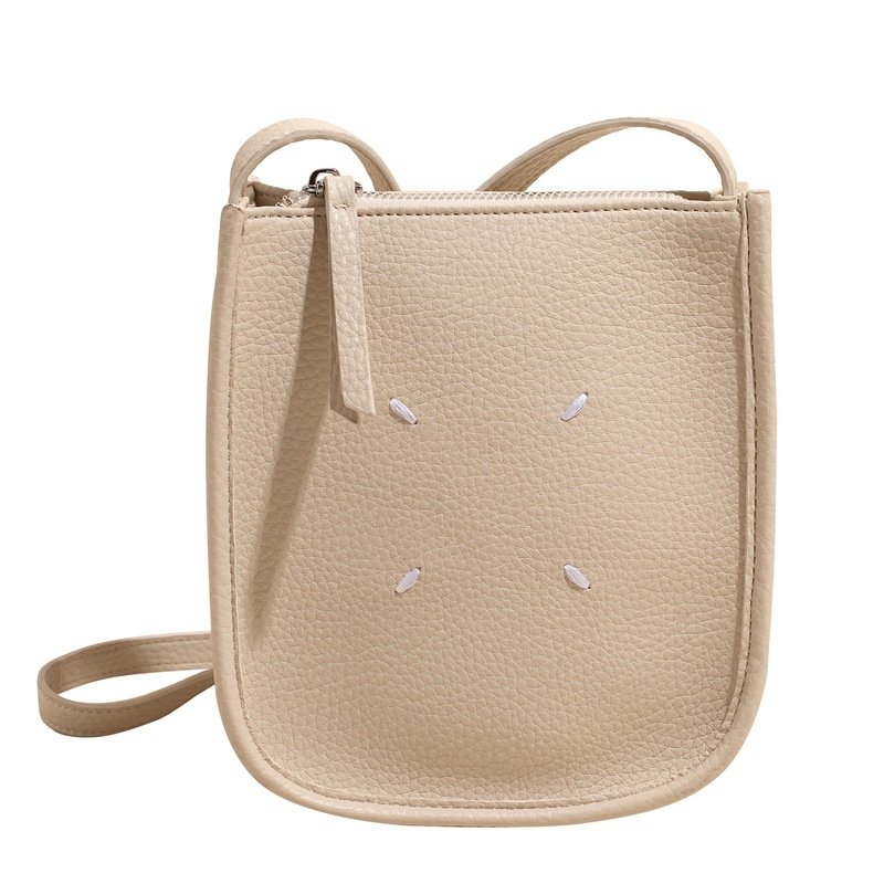 画像2: Leather Small Crossbody Pochette Shoulder Saddle Bag　　レザースモールクロスボディーポシェットショルダーサドルバッグ (2)