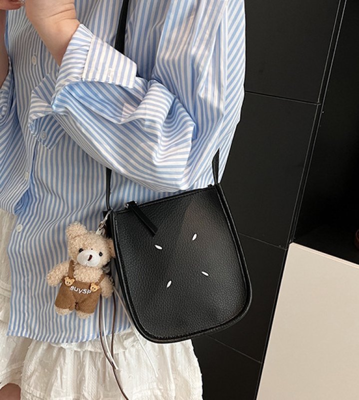 画像7: Leather Small Crossbody Pochette Shoulder Saddle Bag　　レザースモールクロスボディーポシェットショルダーサドルバッグ (7)