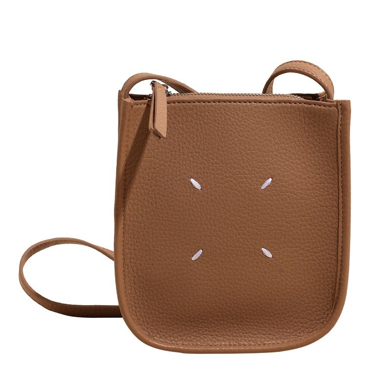 画像3: Leather Small Crossbody Pochette Shoulder Saddle Bag　　レザースモールクロスボディーポシェットショルダーサドルバッグ (3)