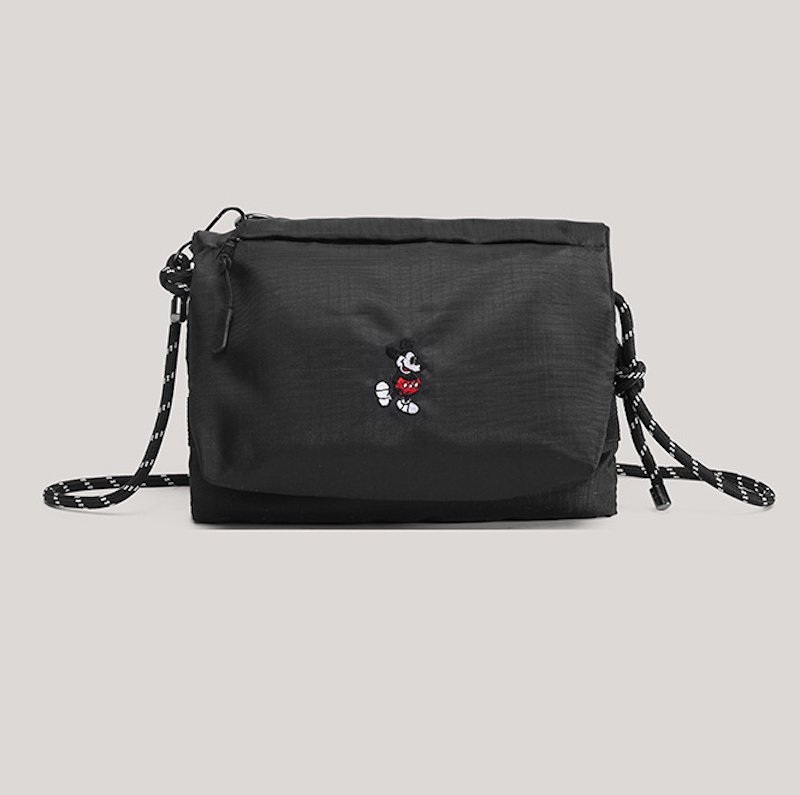 画像5: Unisex Lightweight compartment Mickey Mouse one-point embroidered shoulder tote bag　ユニセックス男女兼用軽量コンパートメントミッキーマウスワンポイント刺繍トートショルダーバッグ (5)
